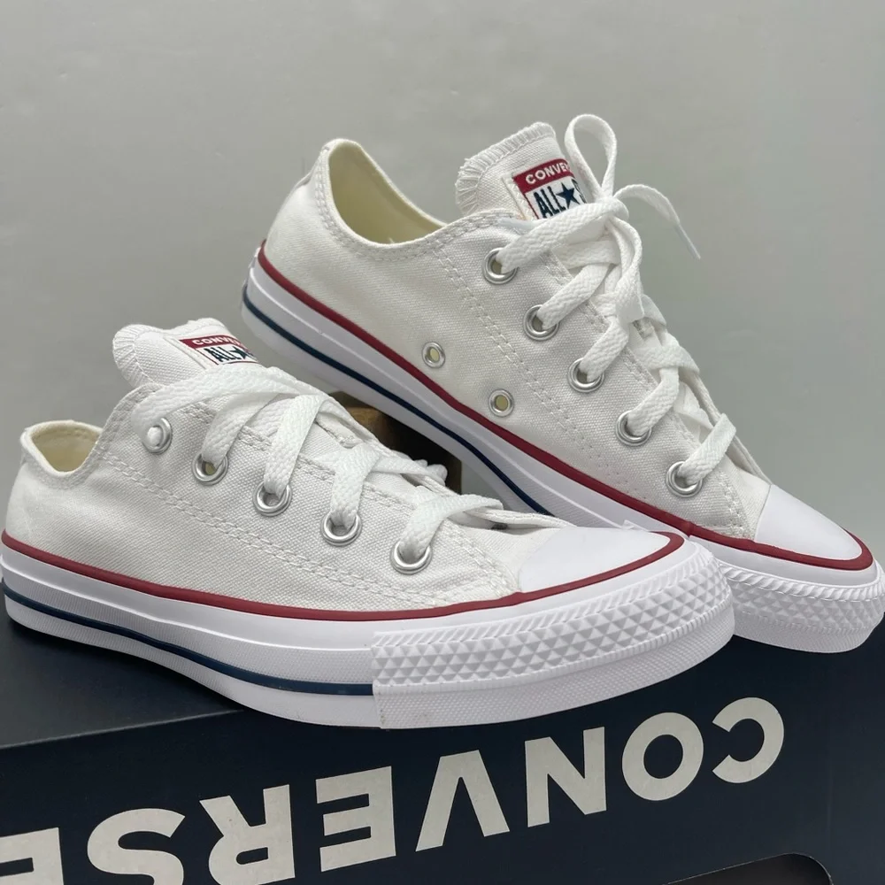 CTAS WMNS Chuck Taylor All Star LOW TOP SHOE
M7652C Black/White Sneakers - Picture 4 of 16